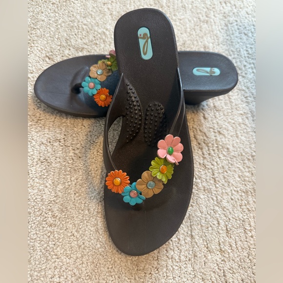Oka-B Floral Wedge Platform Flip Flops ML (8-9.5) Brown Multi-Flower Gently Used - Picture 1 of 14